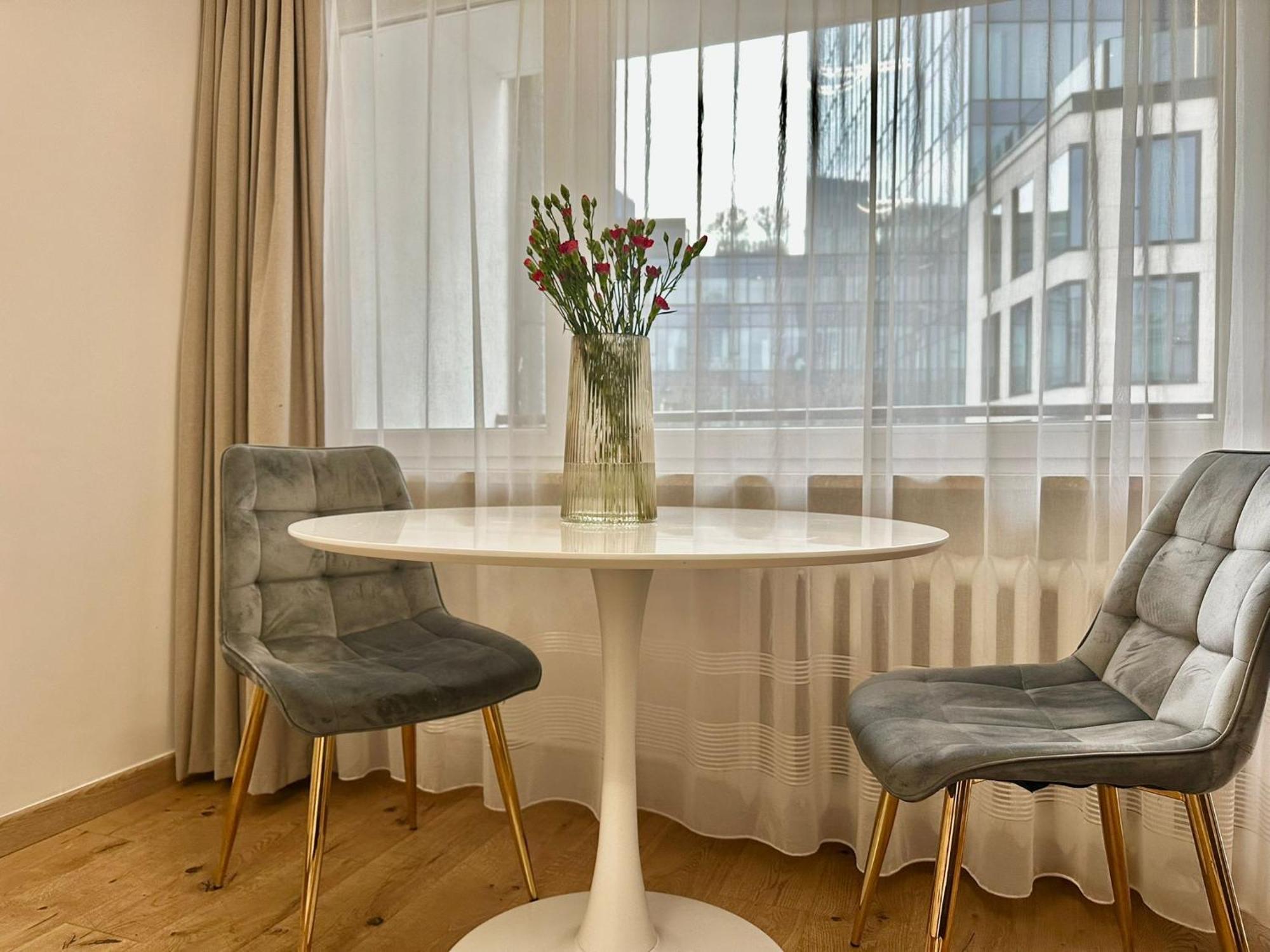 Apartamento Chmielna 106 - Free Parking - Duzy Balkon Varsovia Exterior foto